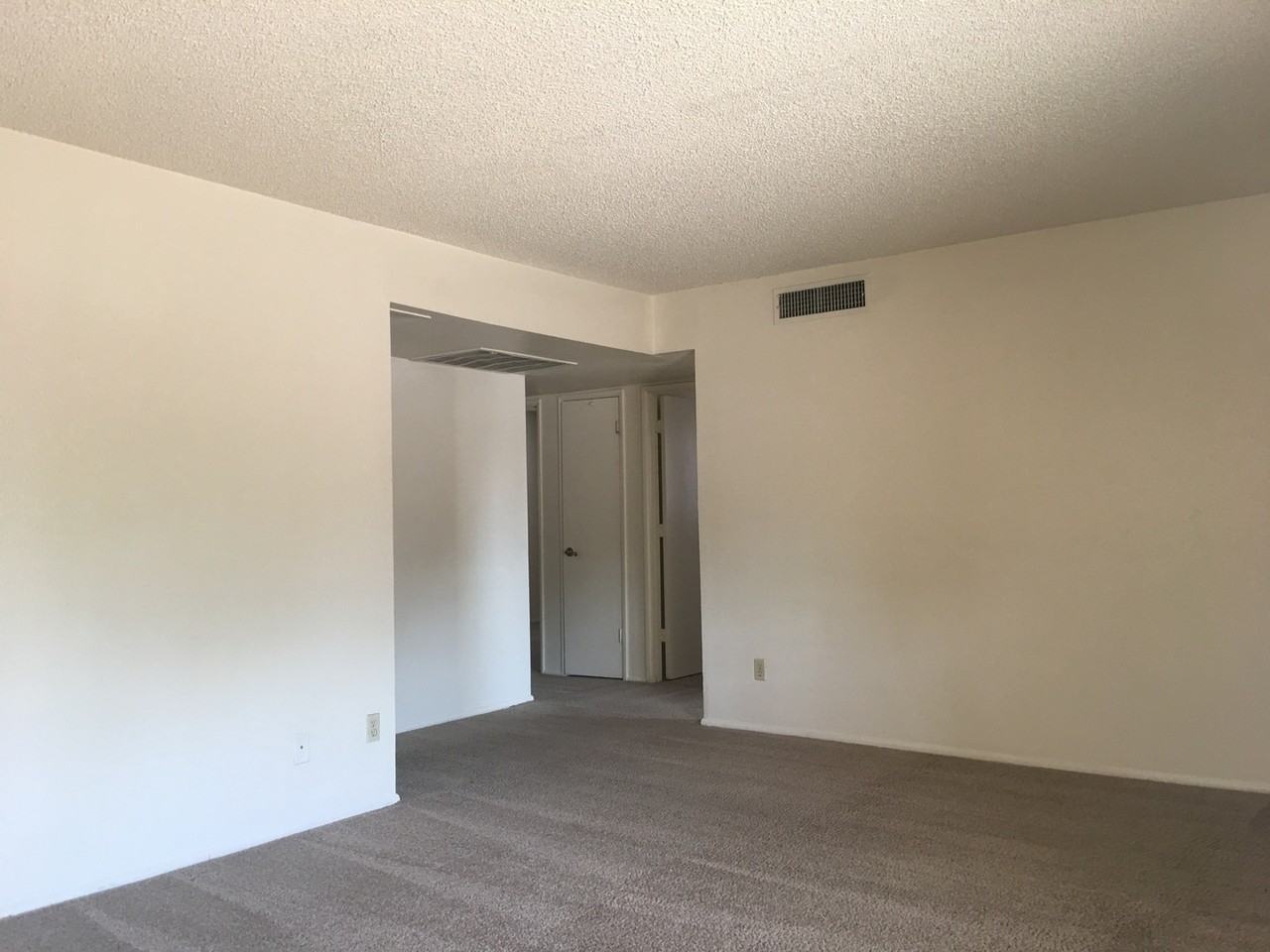 1933 E Apollo Ave - Photo 4 of 30