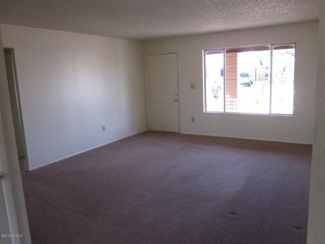 1933 E Apollo Ave - Photo 5 of 30