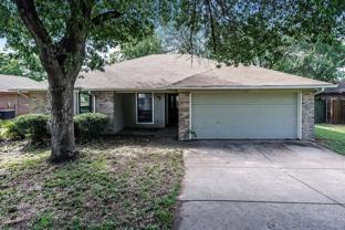 709 Daniels Dr - Photo 1 of 1
