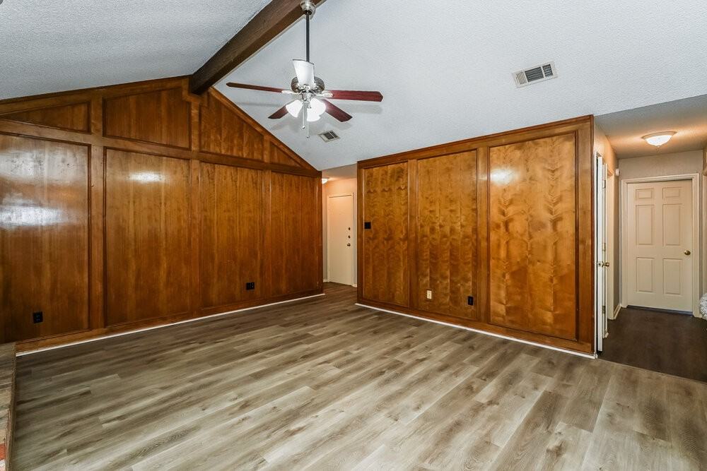 709 Daniels Dr - Photo 5 of 16