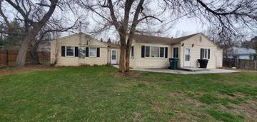 featured image of 2923 2923 & 2925 Poly Dr