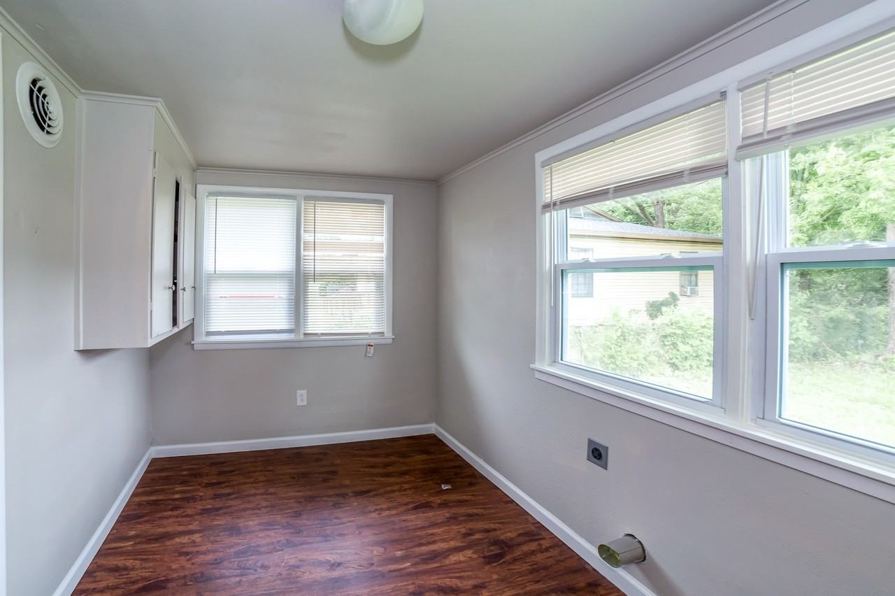 1733 E Marshall St - Photo 7 of 23