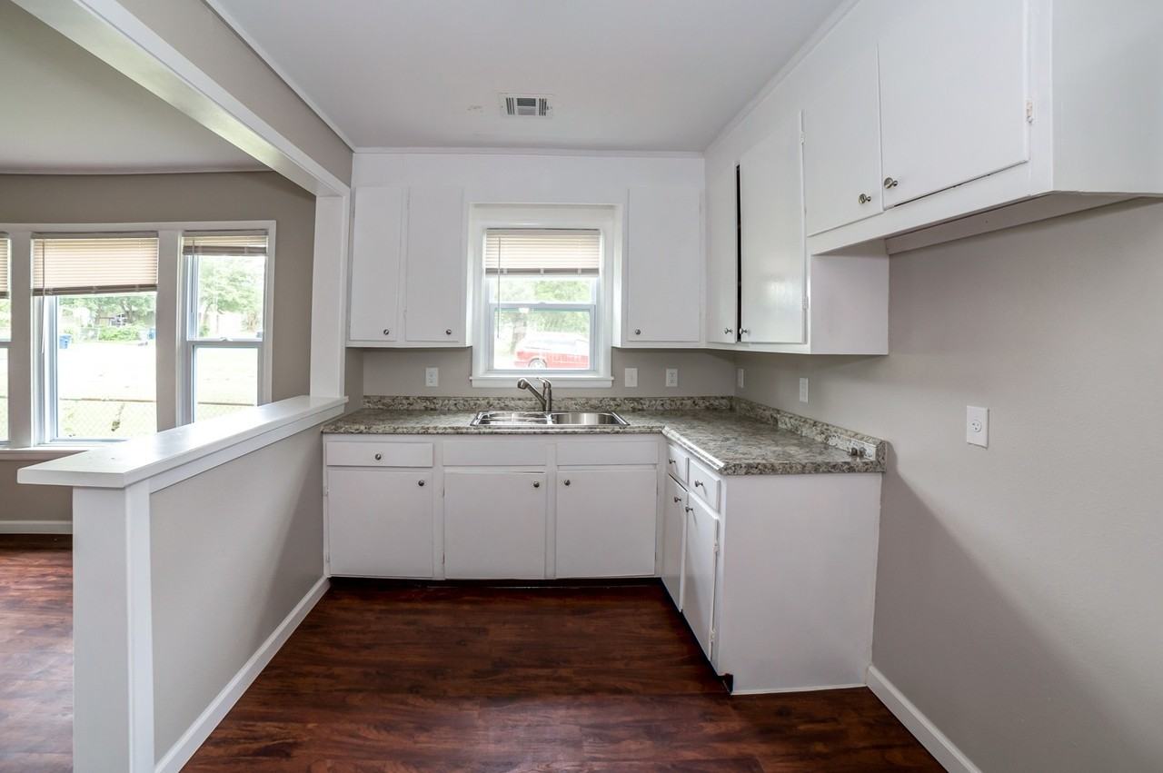1733 E Marshall St - Photo 3 of 23