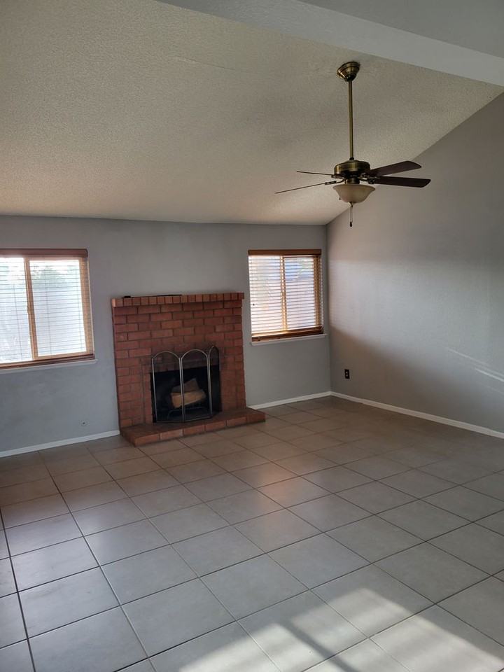 5348 Ravendale Cir - Photo 3 of 20
