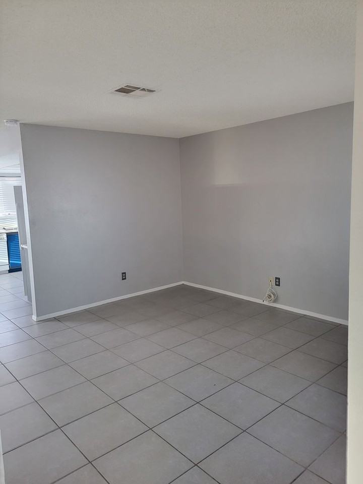 5348 Ravendale Cir - Photo 4 of 20