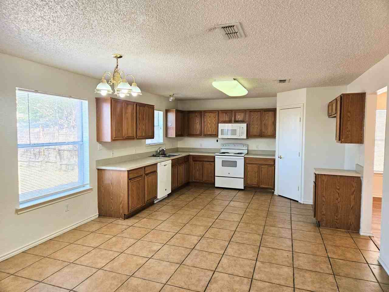 8405 Three Bars Dr - Photo 5 of 23