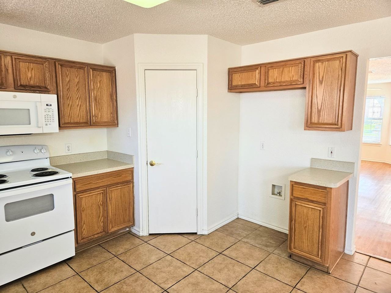 8405 Three Bars Dr - Photo 7 of 23