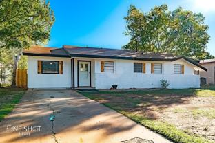 525 N Bowie Dr - Photo 1 of 1