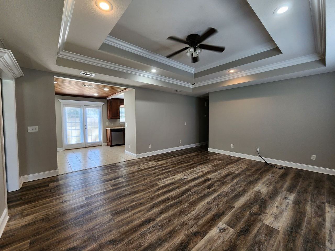 36 Eleanor Pl - Photo 2 of 14