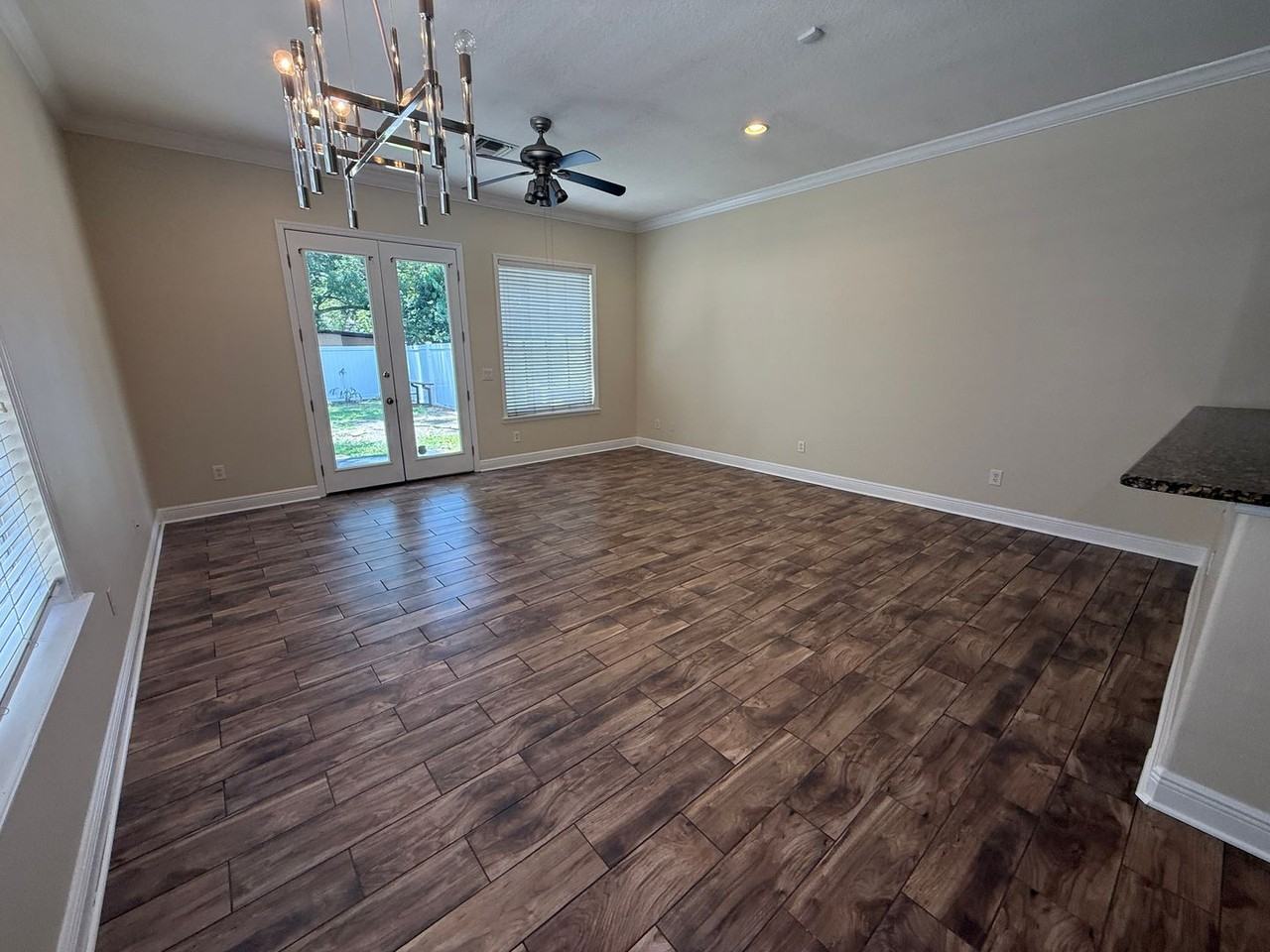 2618 E Central Blvd - Photo 2 of 15