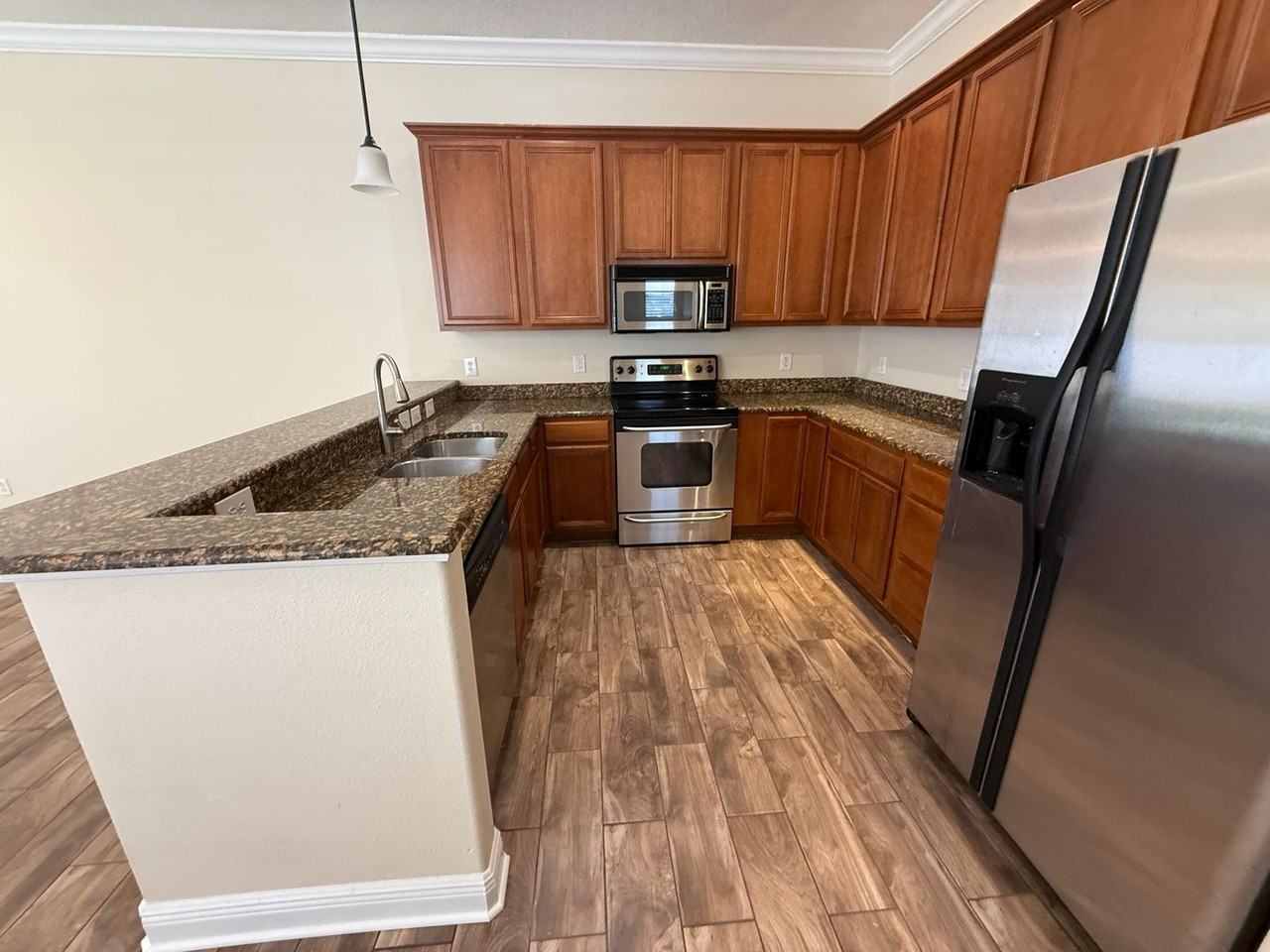 2618 E Central Blvd - Photo 3 of 15