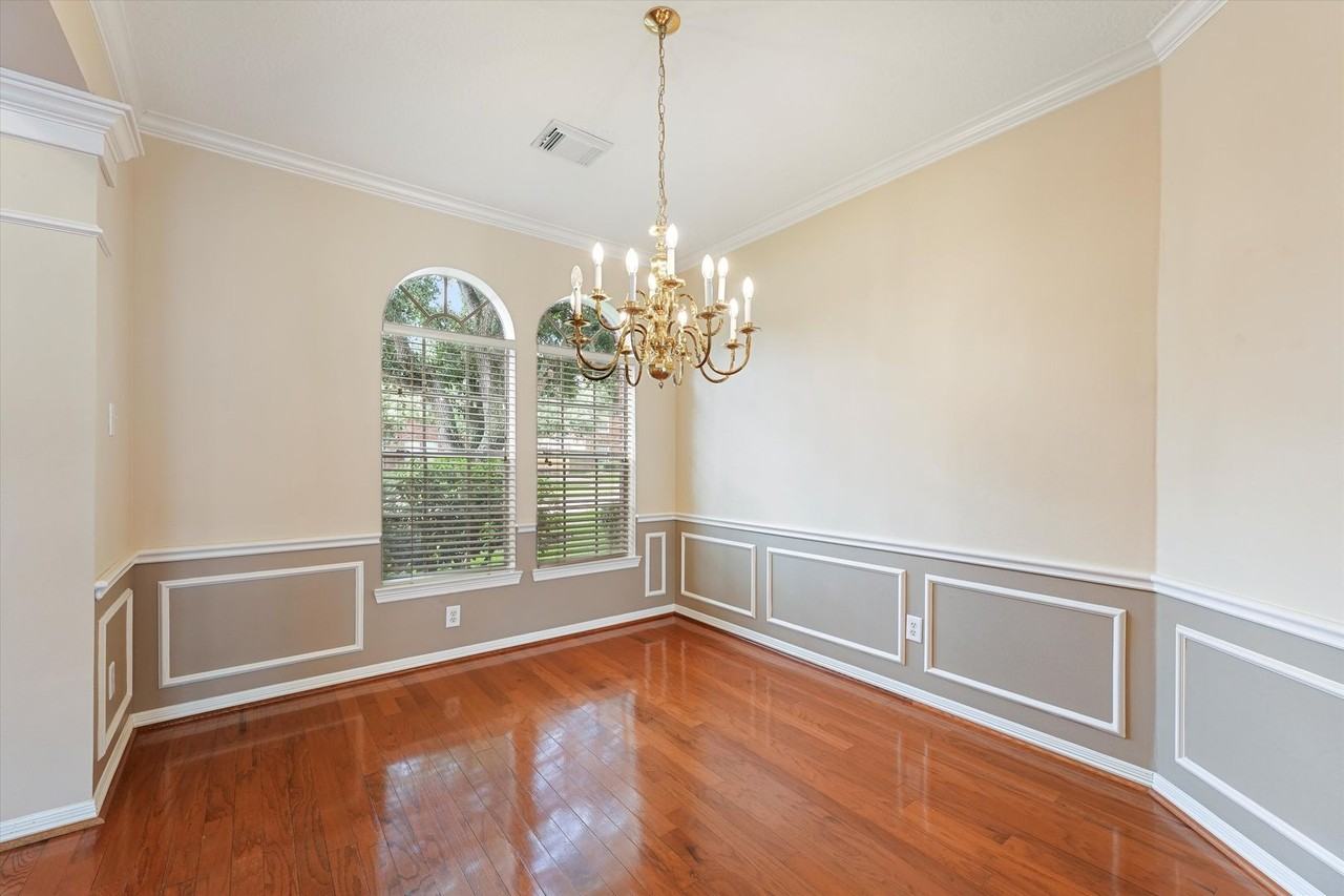 22910 Fairleaf Cir - Photo 3 of 22
