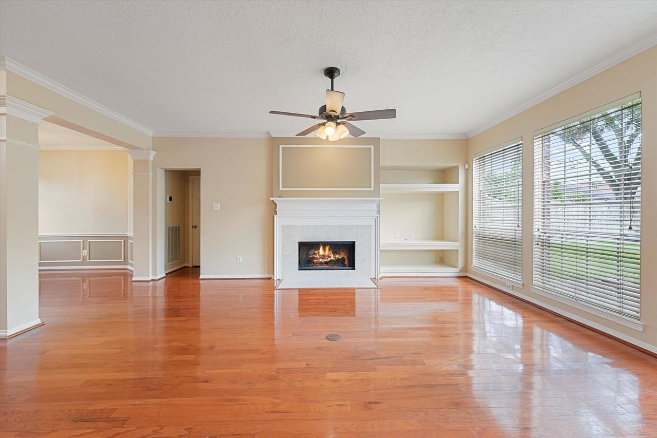 22910 Fairleaf Cir - Photo 4 of 22