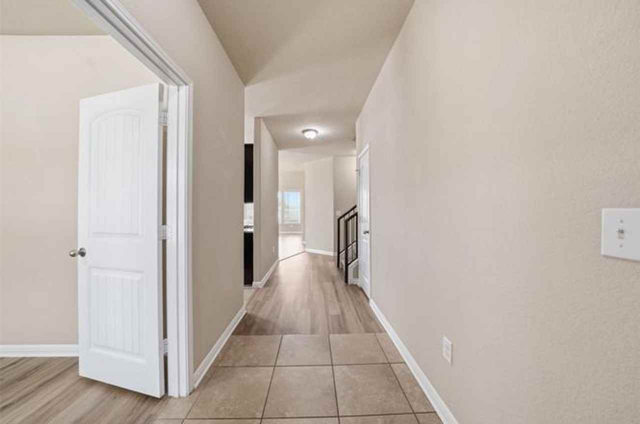 613 Longhorn Cavern Rd - Photo 4 of 38