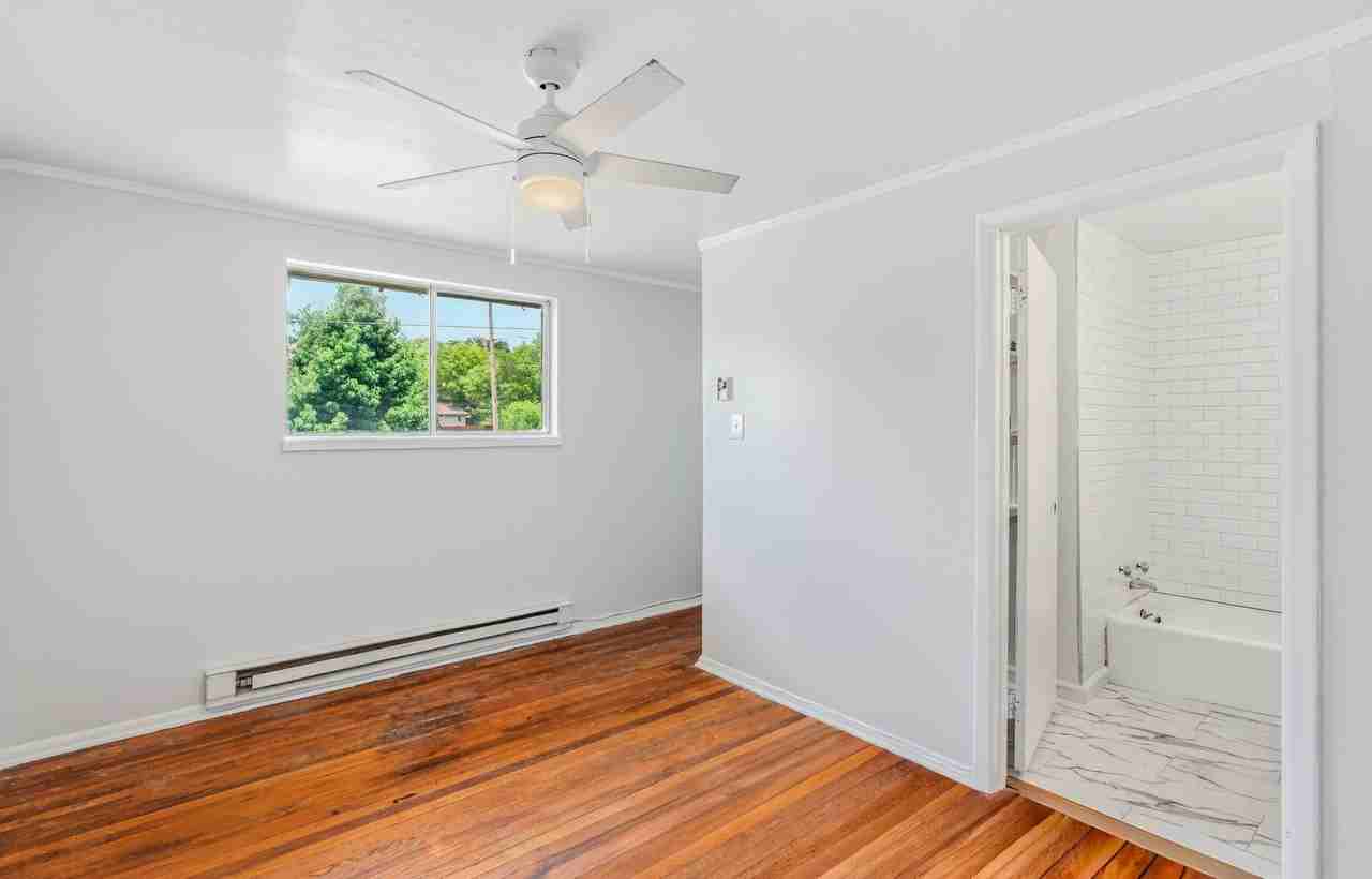 2114 Washington Ave - Photo 3 of 16