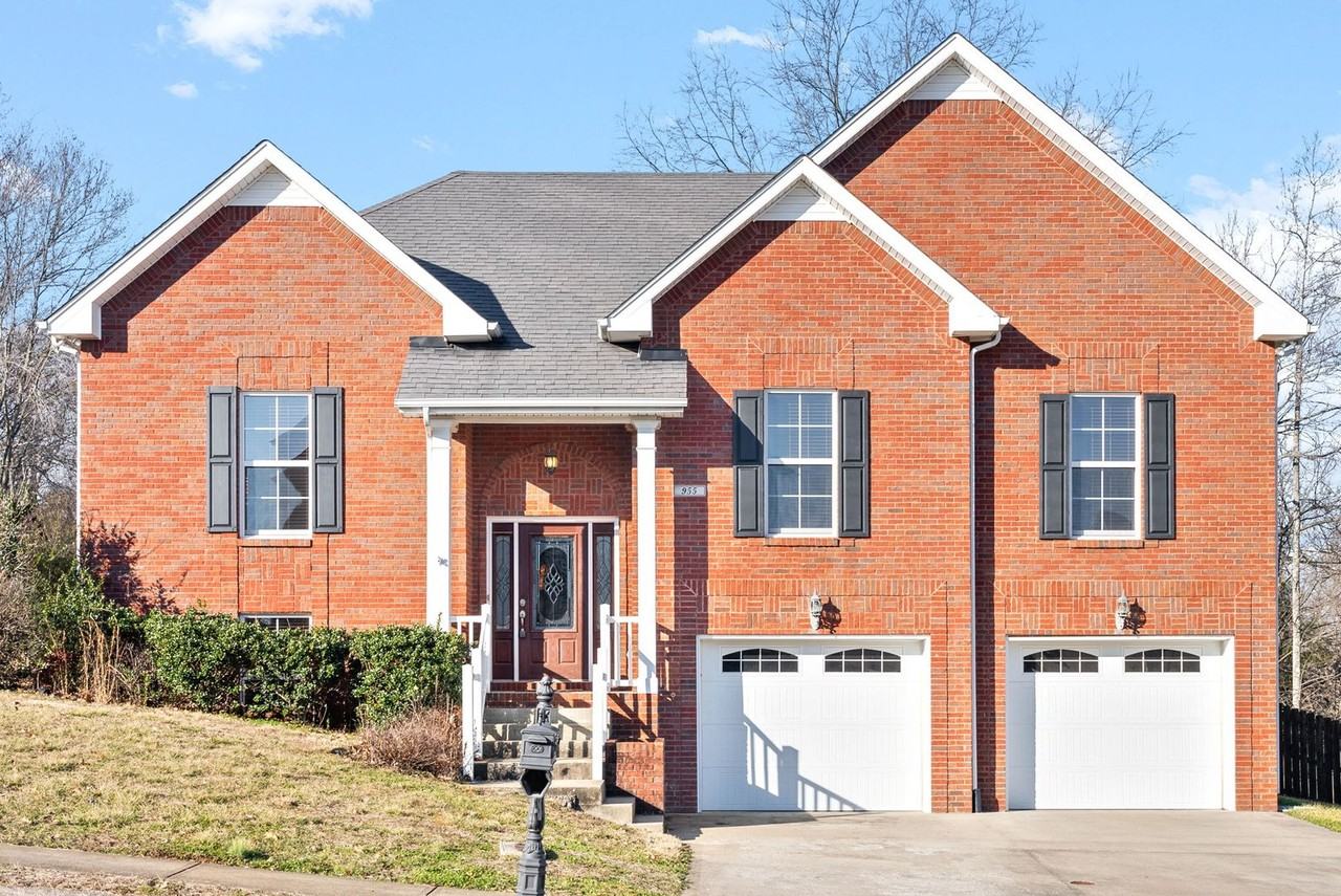 955 Terraceside Cir - Photo 3 of 38