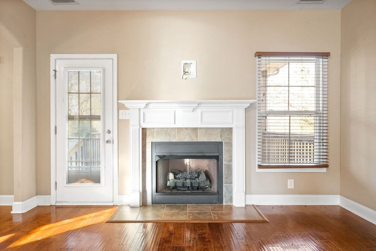 955 Terraceside Cir - Photo 6 of 38