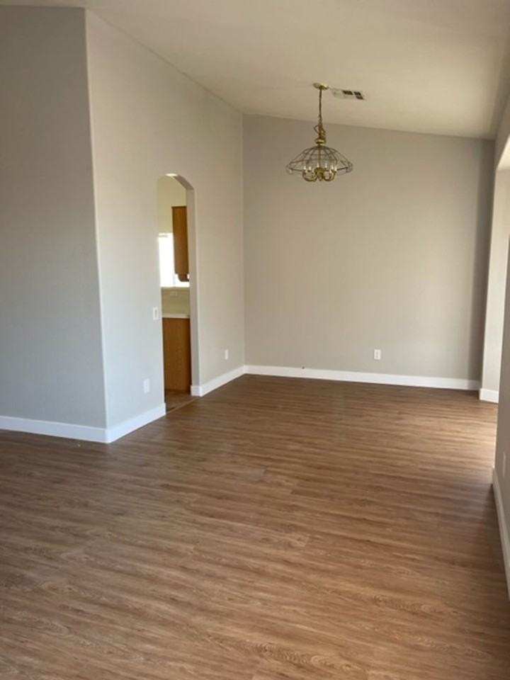 4334 Yorkwood Dr - Photo 3 of 19