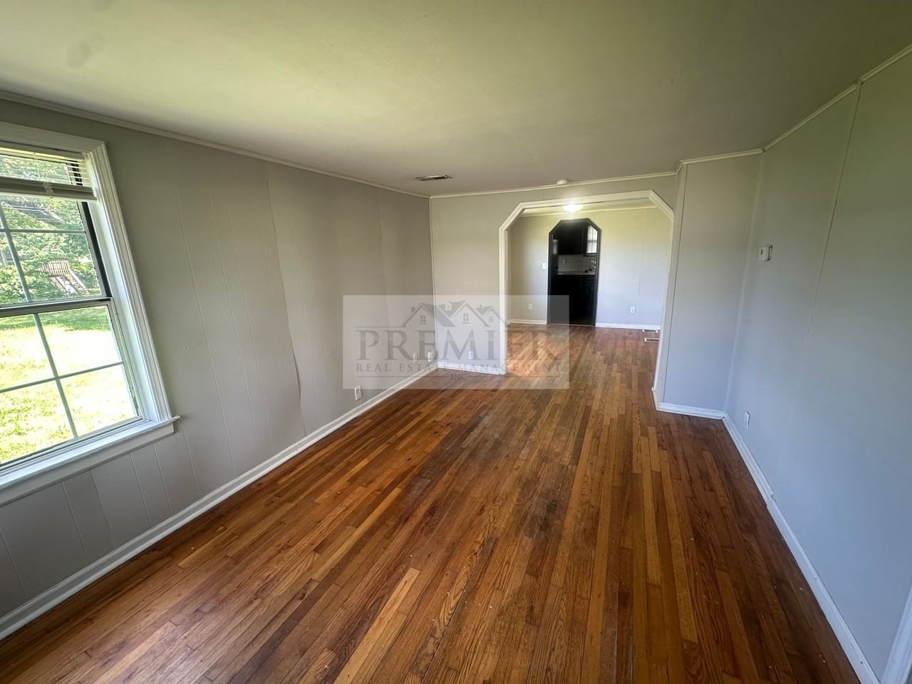 10005 E 53rd St - Photo 5 of 23