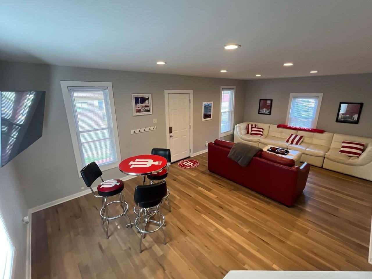402 E 17th St - Photo 4 of 40