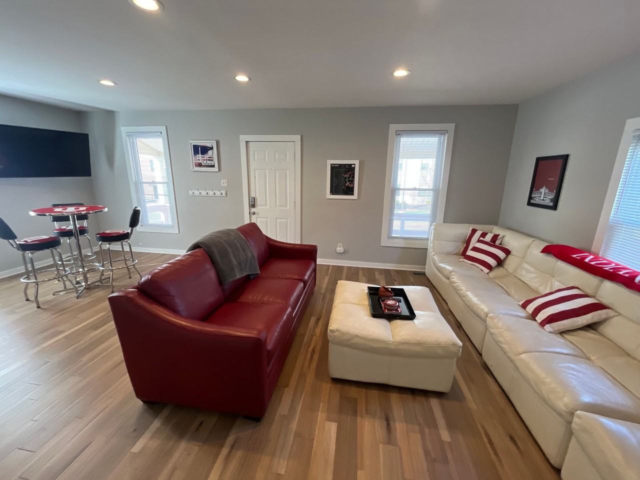 402 E 17th St - Photo 6 of 40