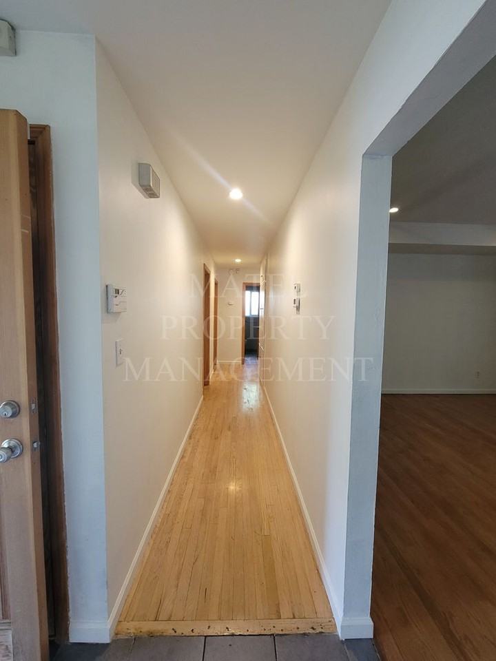 409 Birchwood Ct - Photo 6 of 19