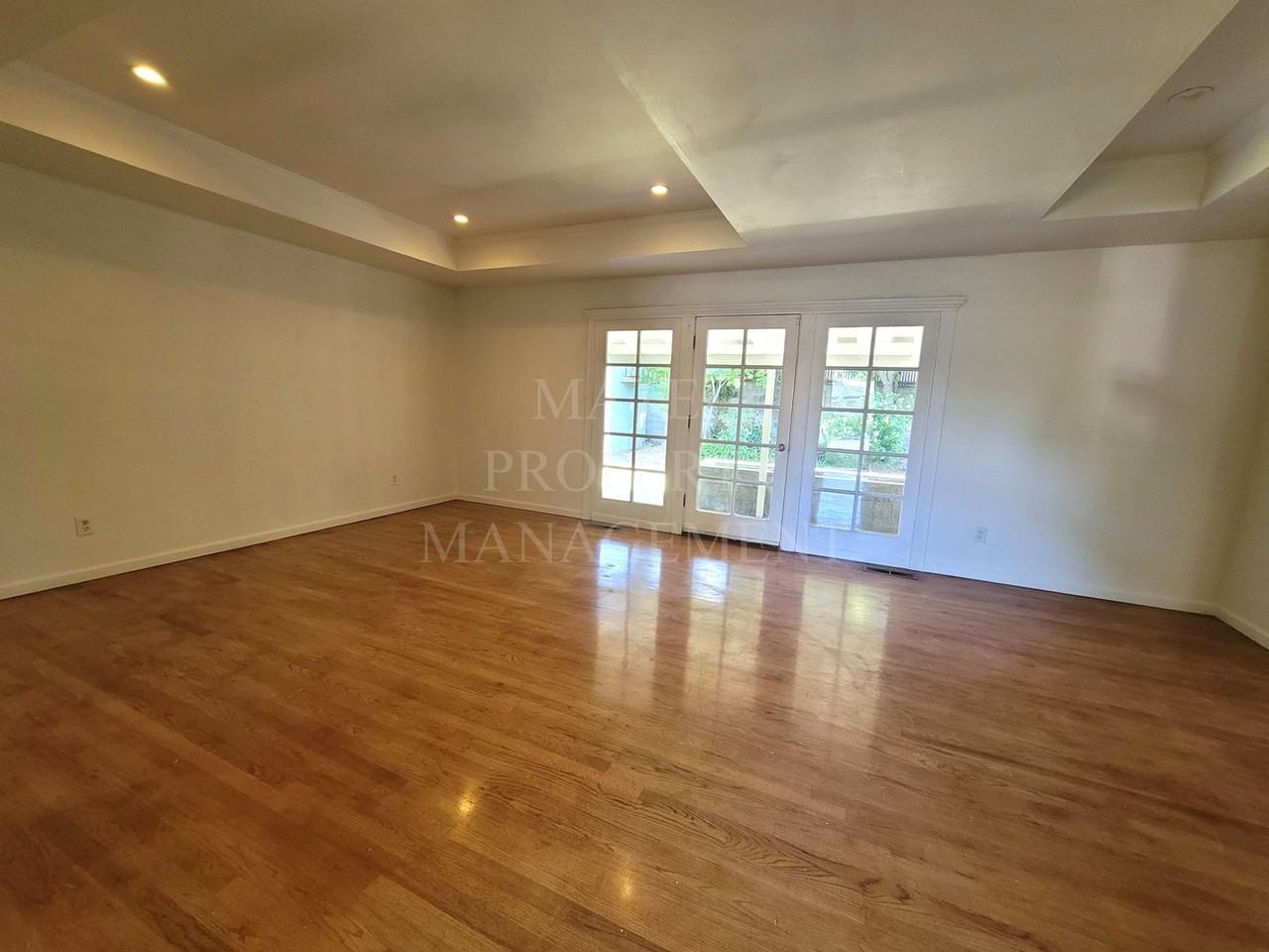 409 Birchwood Ct - Photo 7 of 19