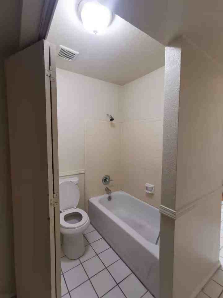 4529 Larner St - Photo 7 of 9