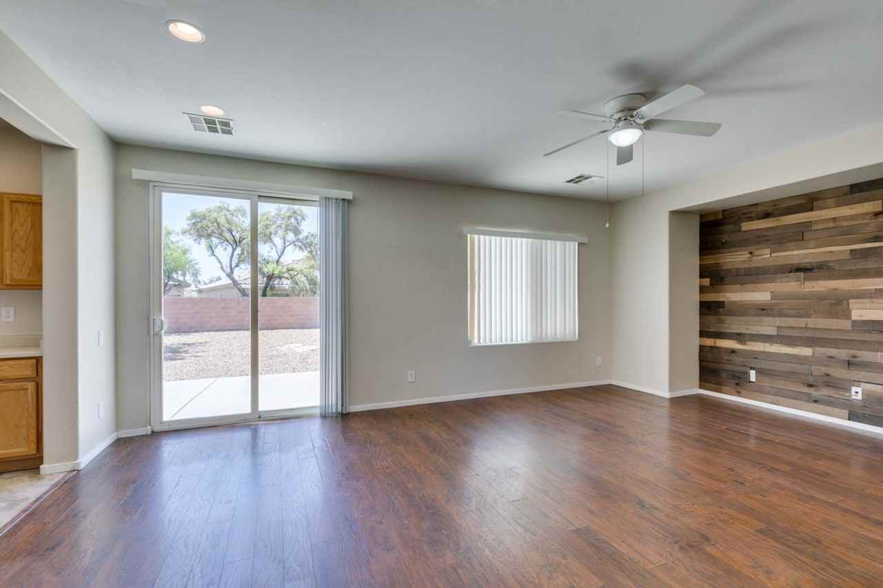 2925 Dowitcher Ave - Photo 4 of 45