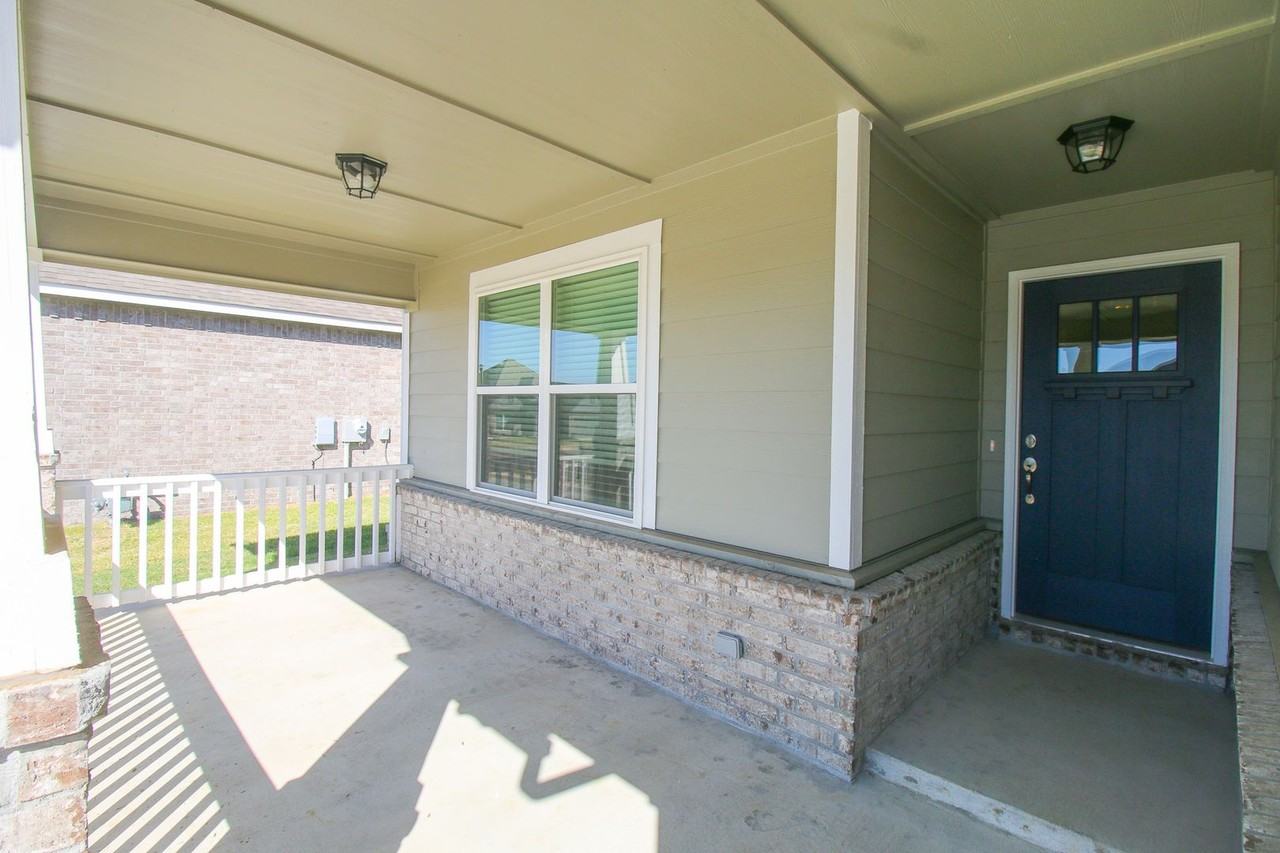 5309 Nassau Ave - Photo 6 of 33