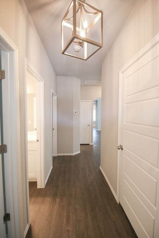 5309 Nassau Ave - Photo 7 of 33