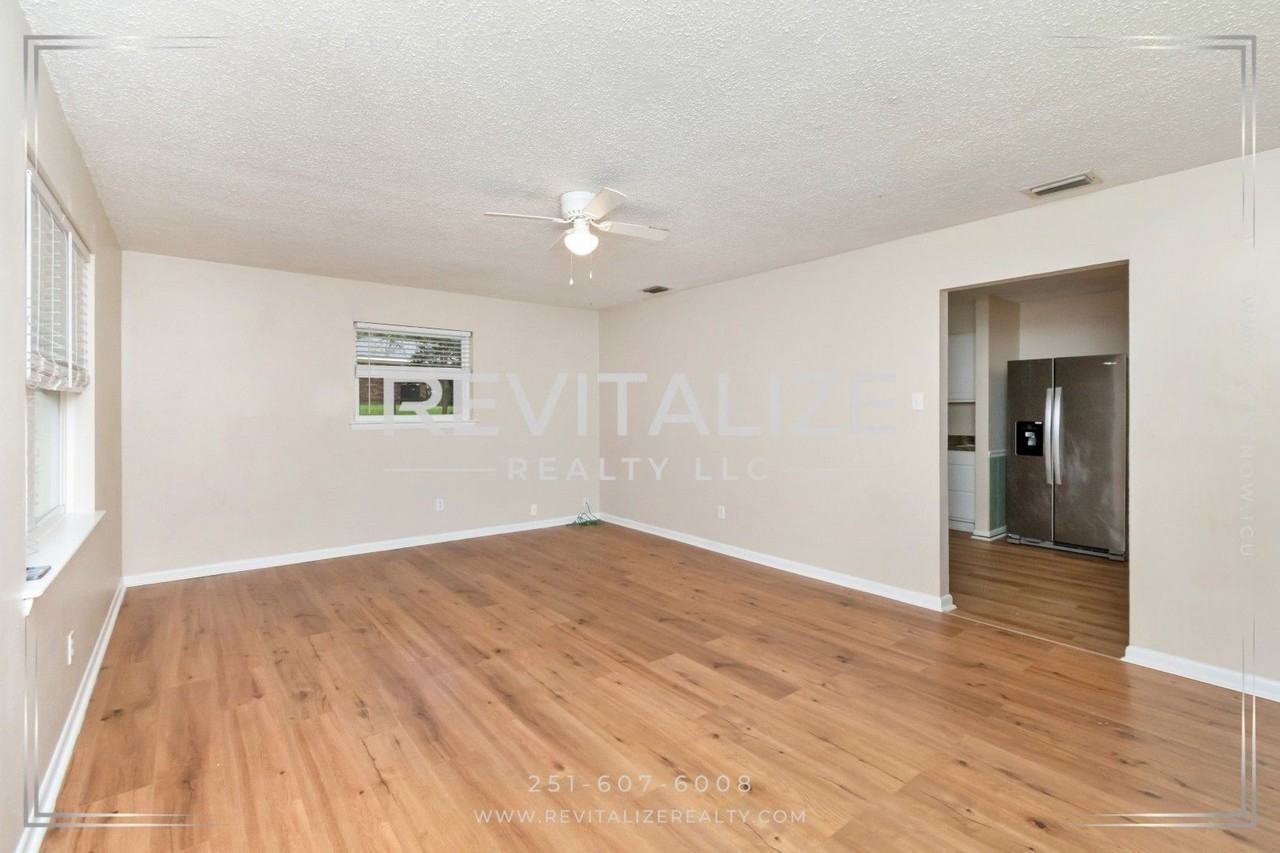 5628 Aljon Dr - Photo 6 of 26