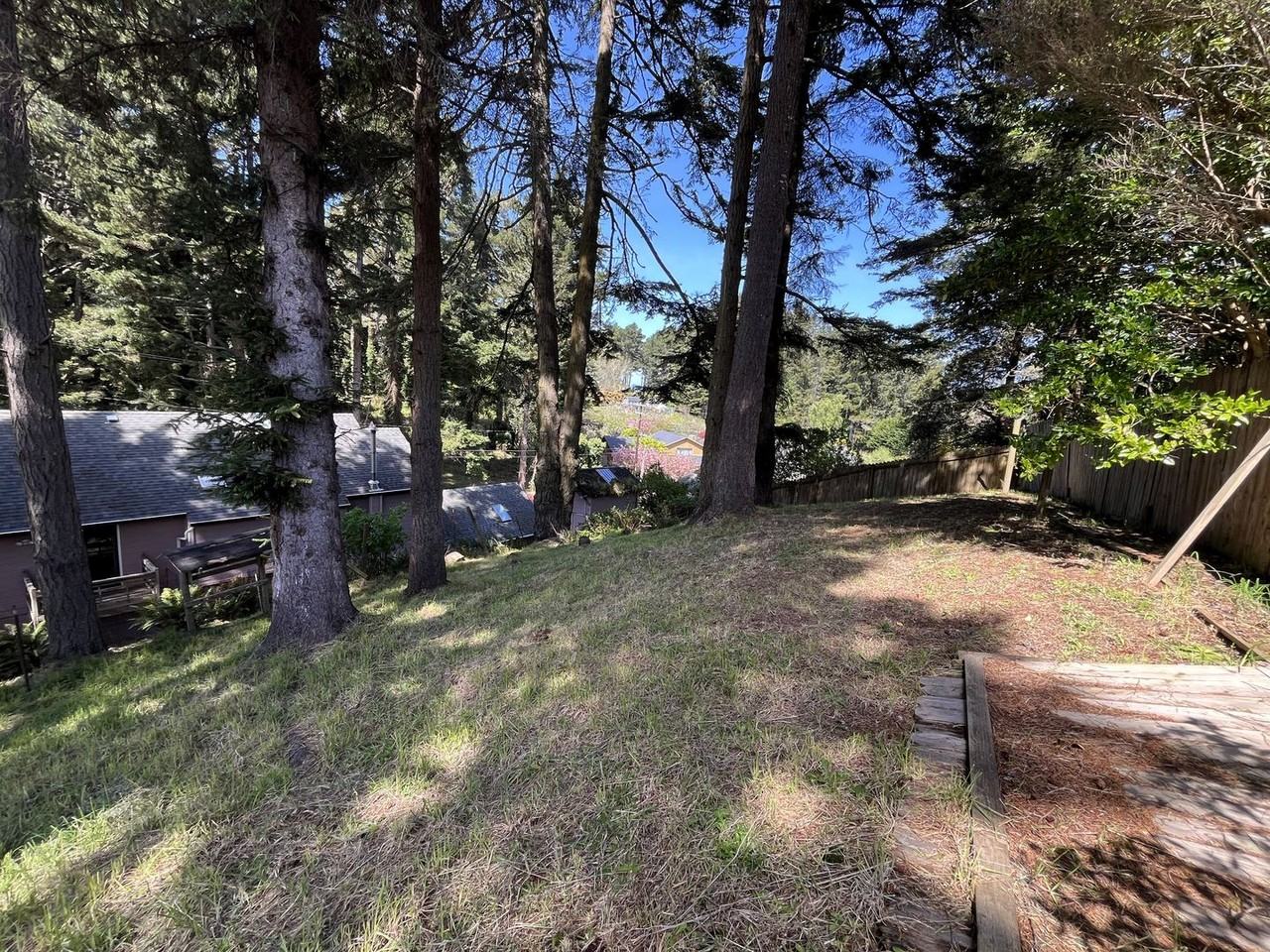 7025 London Dr - Photo 4 of 40