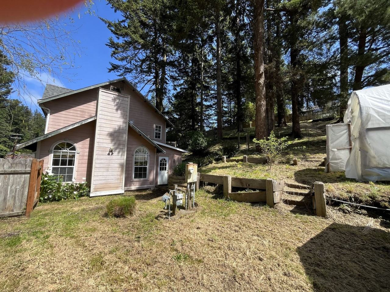 7025 London Dr - Photo 5 of 40