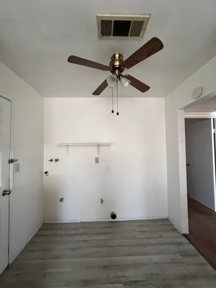 493 Avenida Calandria - Photo 4 of 10
