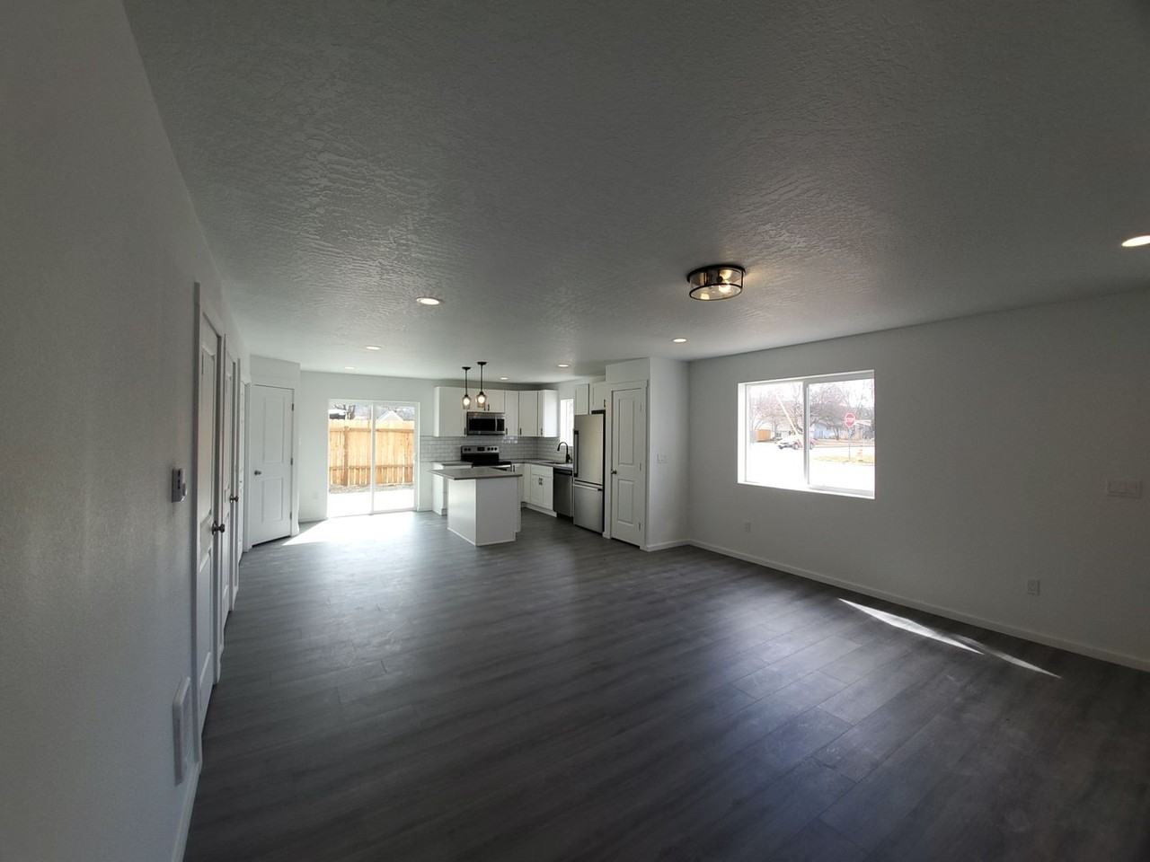 304 N Handy St - Photo 4 of 16