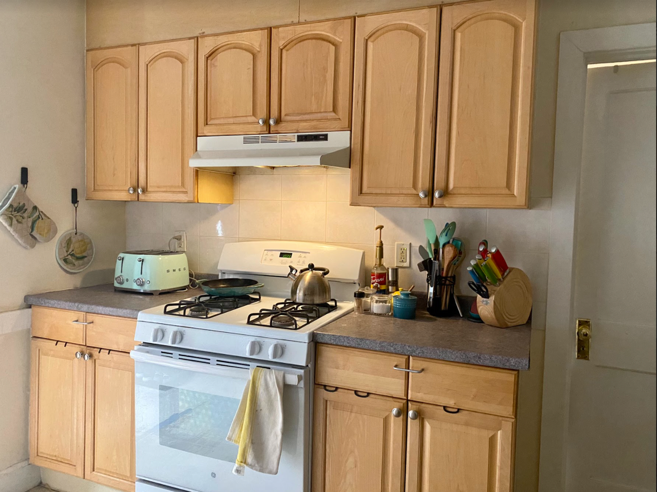 24 Brock St - Photo 5 of 10