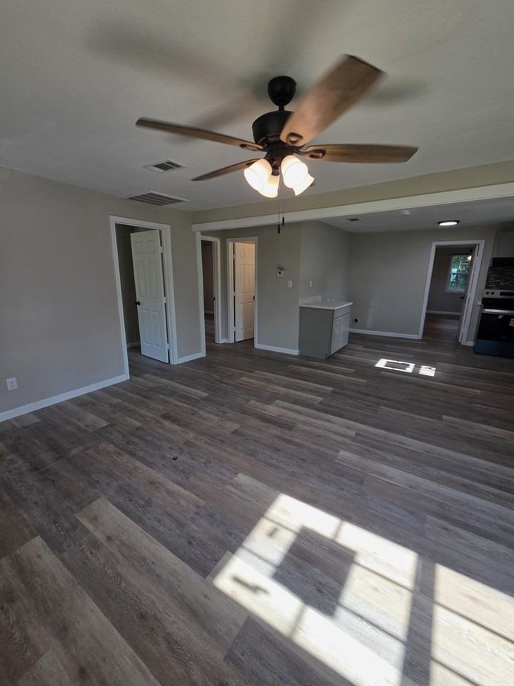 3616 Lark St - Photo 3 of 10