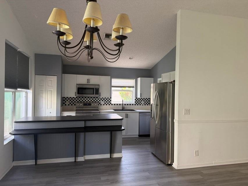 1852 Capeside Cir - Photo 6 of 13