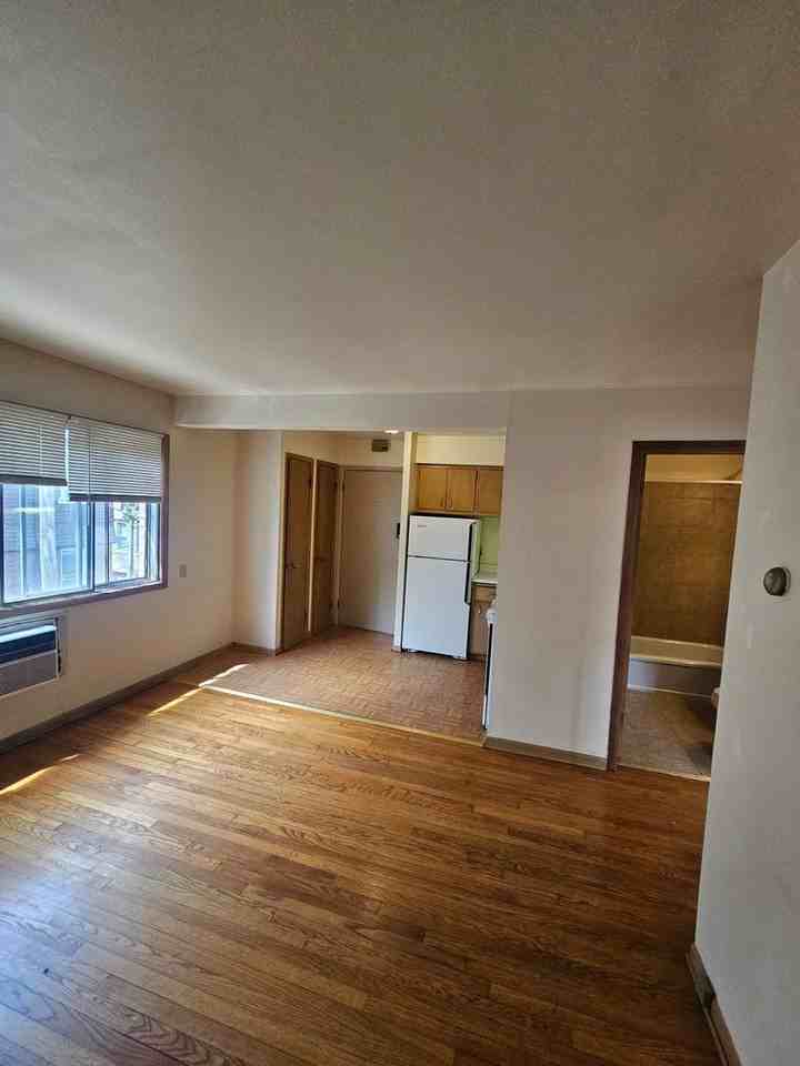 1851 N Oakland Ave (18 Unit) - Photo 5 of 7