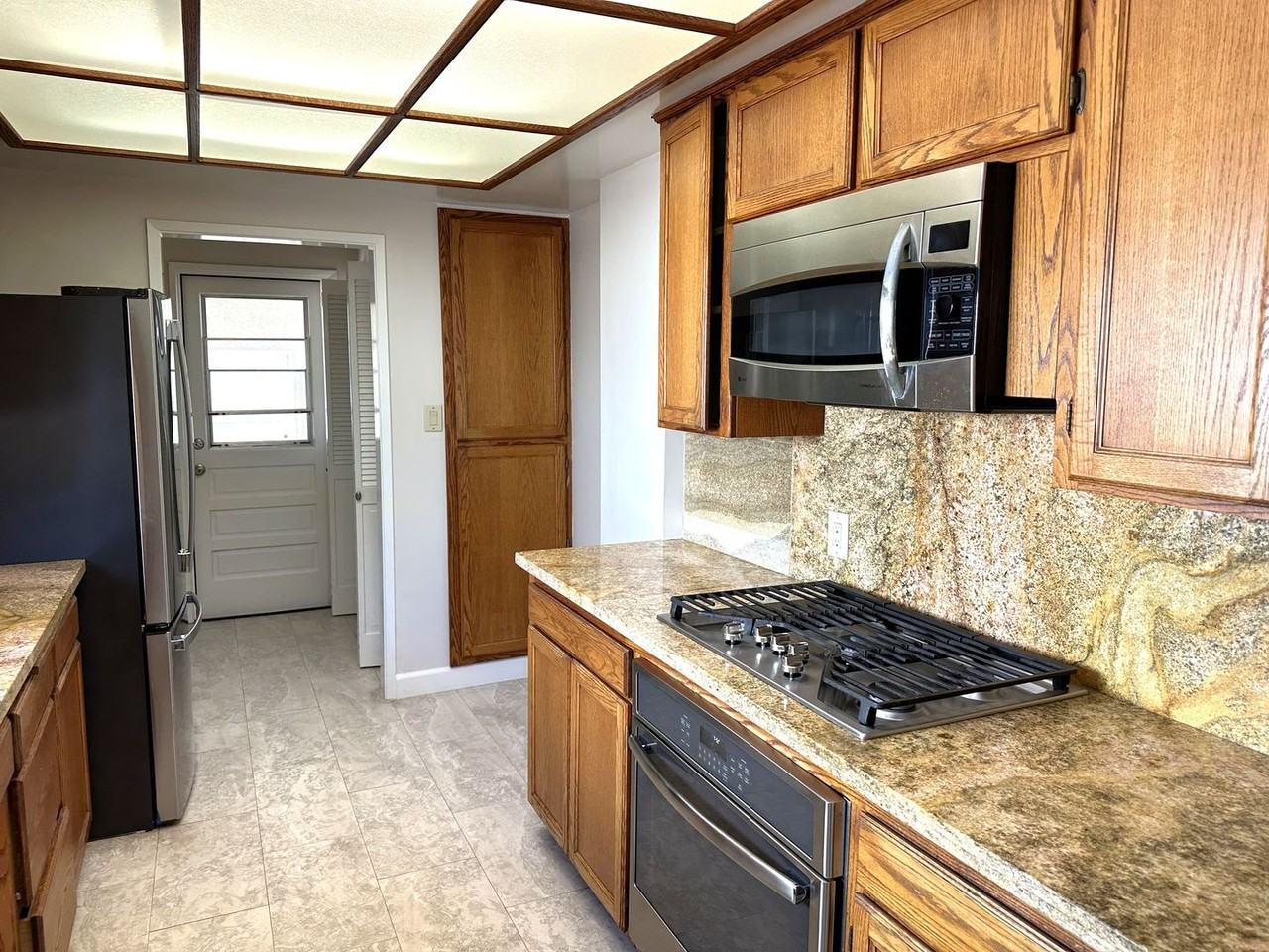 1420 E Lomita Ave - Photo 6 of 15