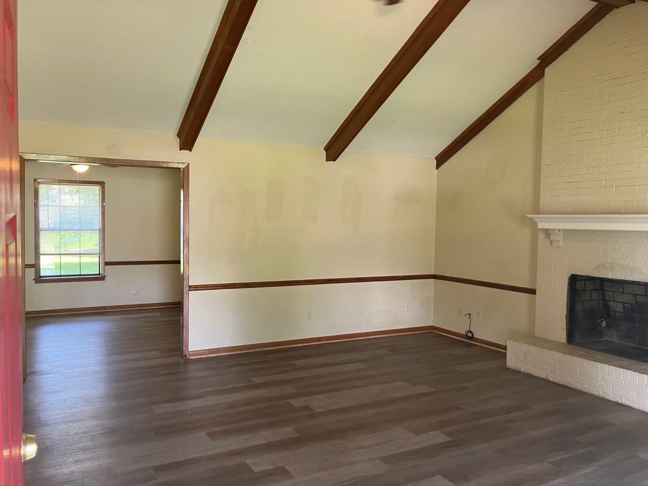 916 Elderberry St - Photo 2 of 15