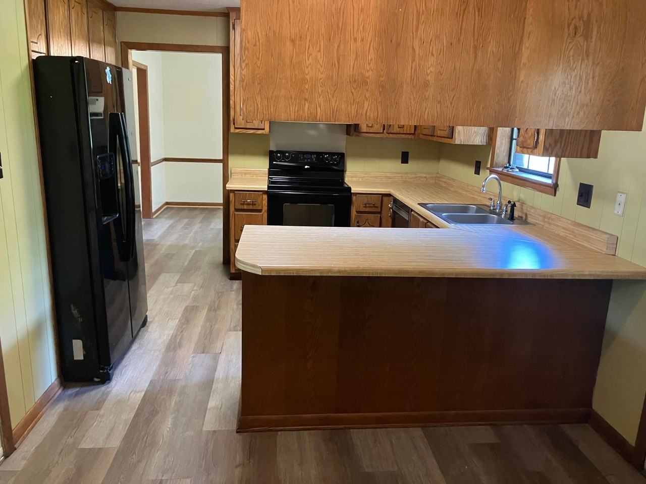 916 Elderberry St - Photo 4 of 15