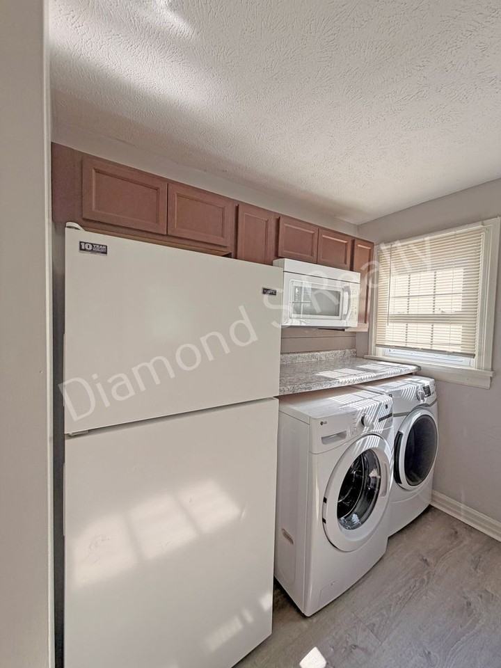 617 W Minota St - Photo 6 of 16
