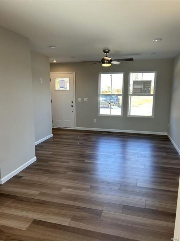 314 Newbridge Way - Photo 3 of 16