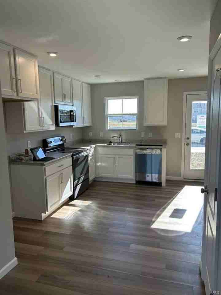 314 Newbridge Way - Photo 4 of 16