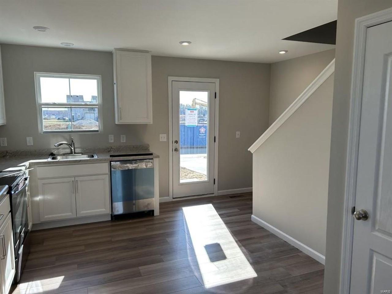 314 Newbridge Way - Photo 5 of 16