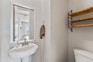 featured image of 1221 W 19th St #B