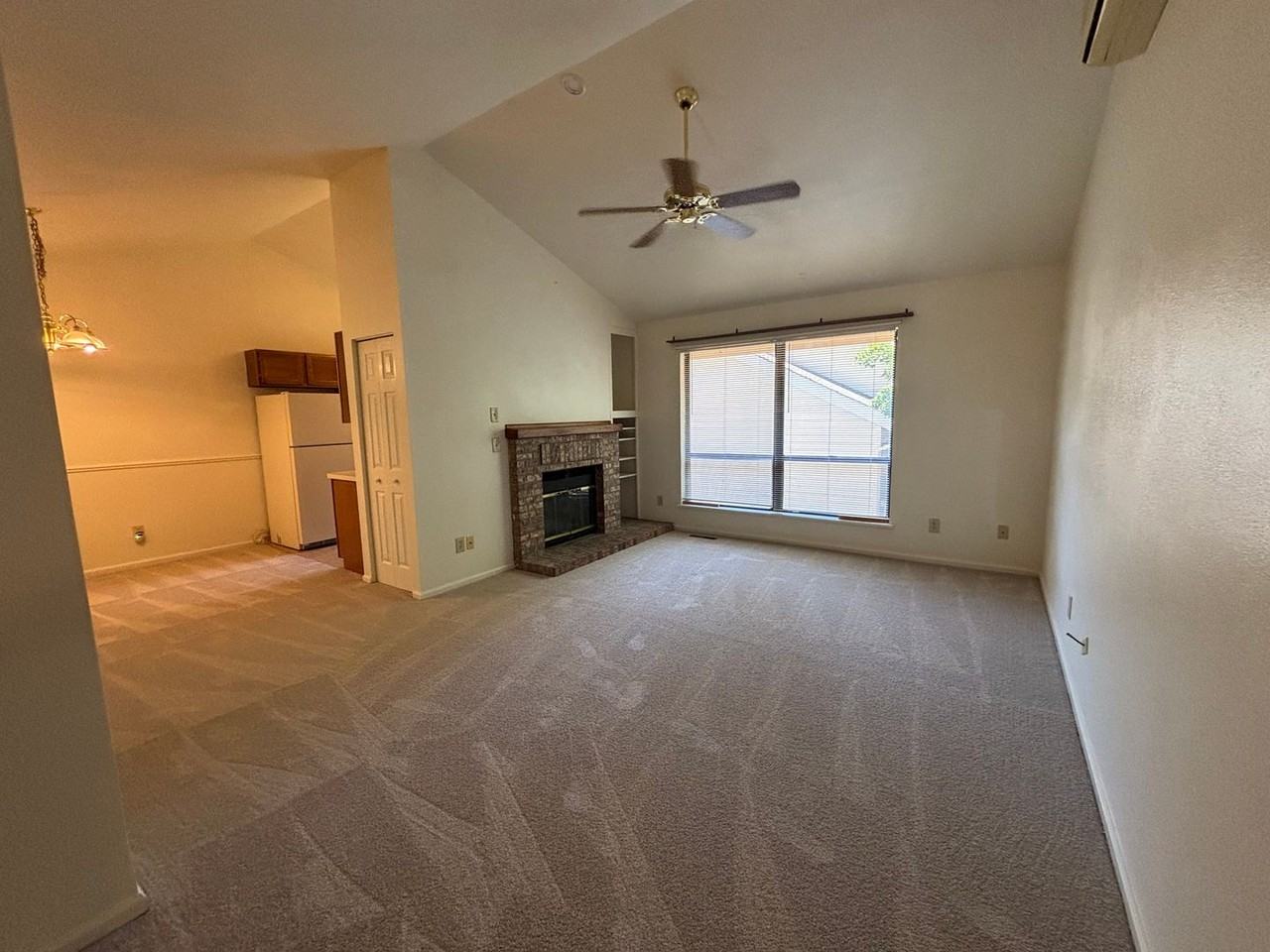 1047 Mirrormere Cir - Photo 3 of 24