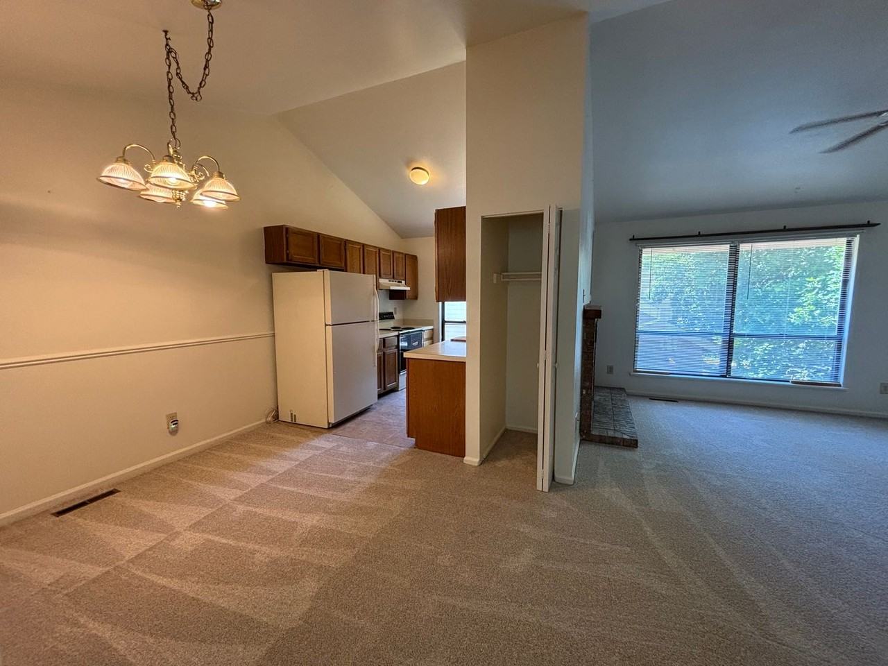 1047 Mirrormere Cir - Photo 5 of 24